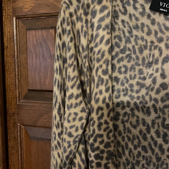 Vici lightweight Leopard Print Cardigan Small - Picture 3 of 9